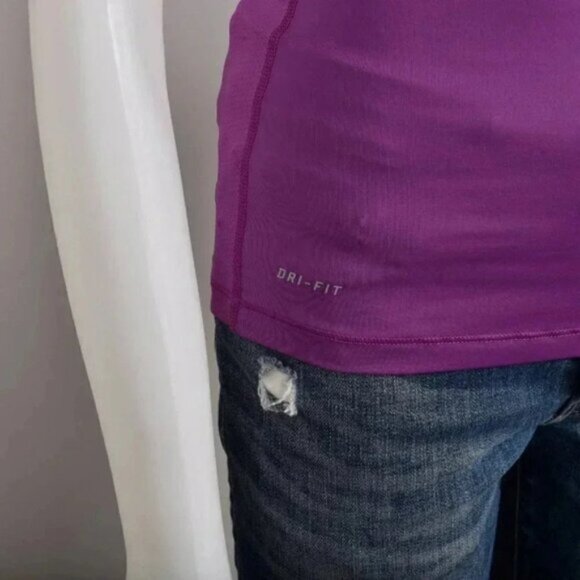 Nike Pro Purple Dri Fit Workout Athletic Top Shirt Size Small - Picture 2 of 6